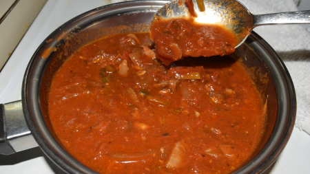 Vegan – Noodles with Tomato sauce and Garbanzos- thaiveggiewithb