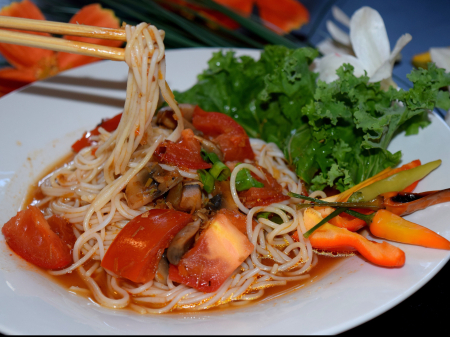 fuax noodle soup with tomato - thaiveggiewithb